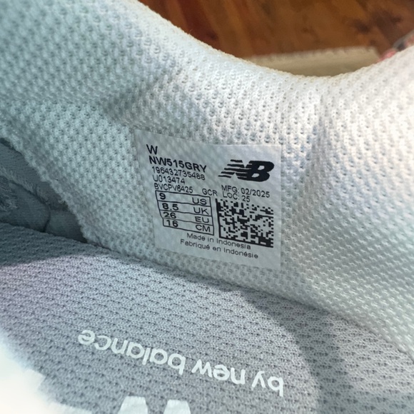 New Balance - Picture 3 of 3